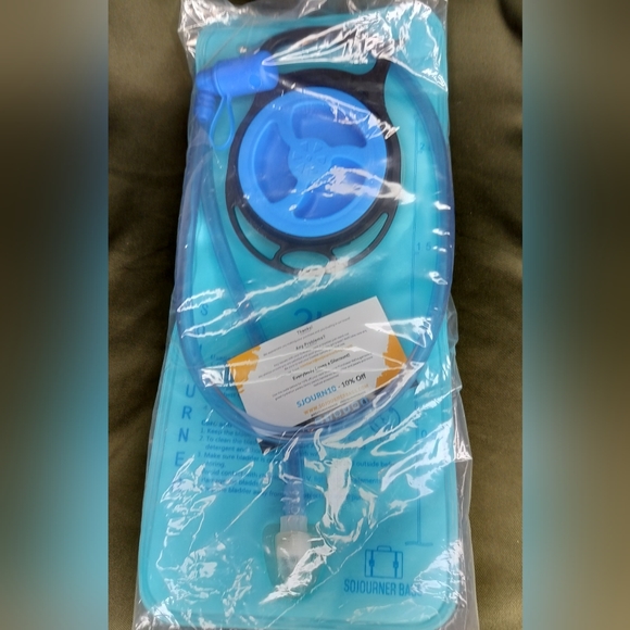 Water pack never been used - Picture 2 of 5